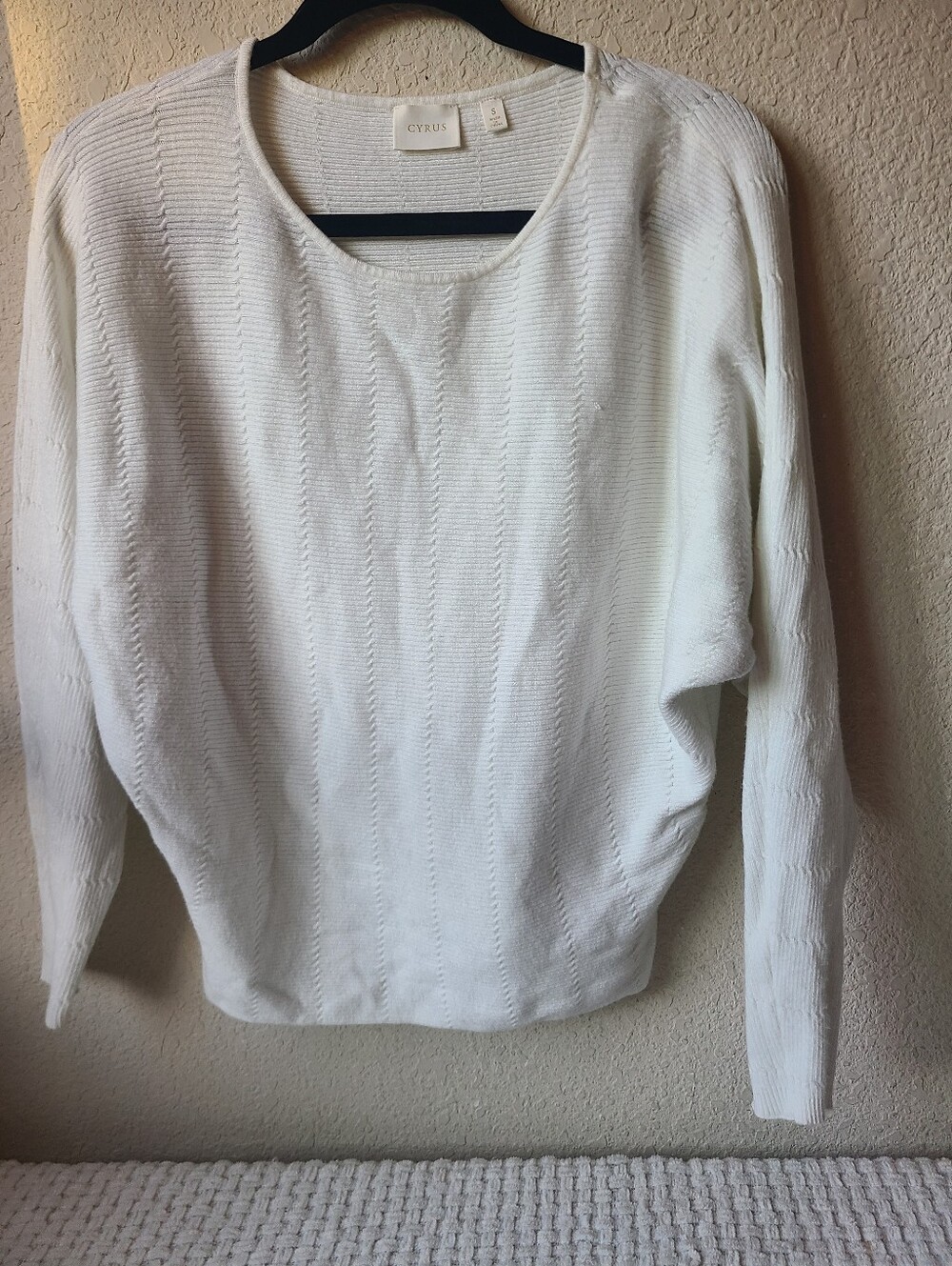 Cyrus Women's White Ribbed Knit Crewneck Sweater Size S